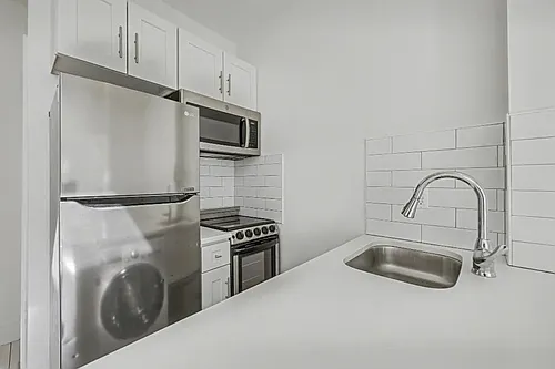 317 E 5th St #2D Photo 1