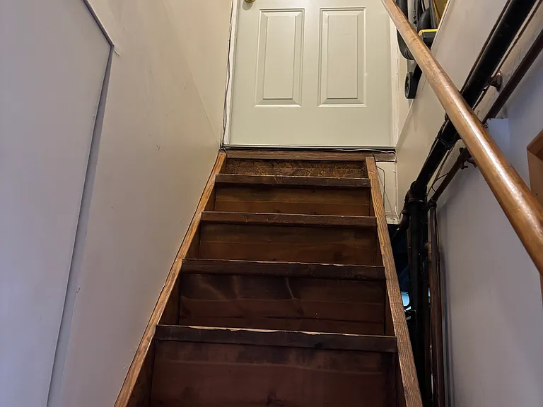 1414 S Negley Ave — Photo 16