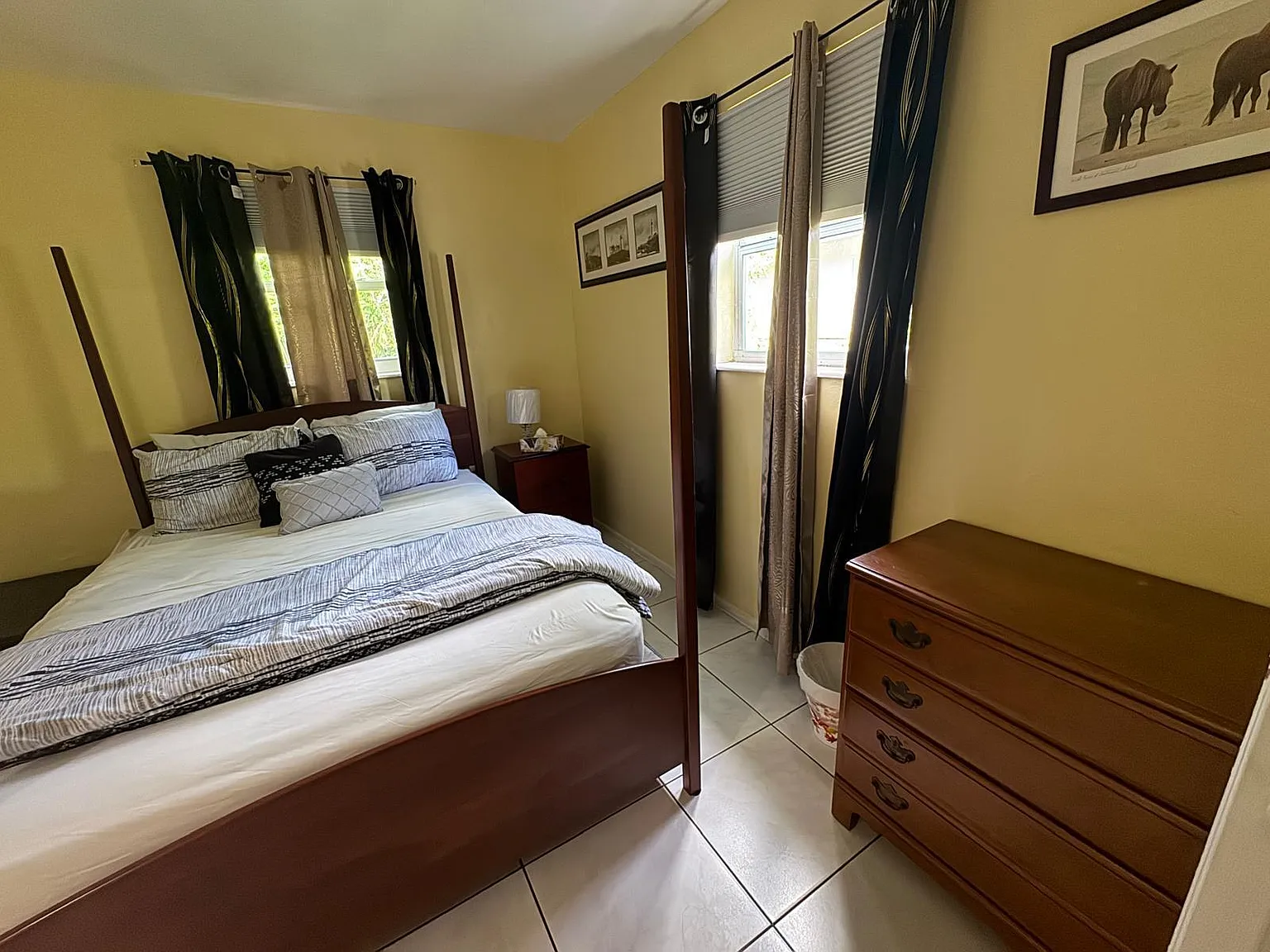2 bed, 1.0 bath, 1942 sqft, $2,200 — Photo 3