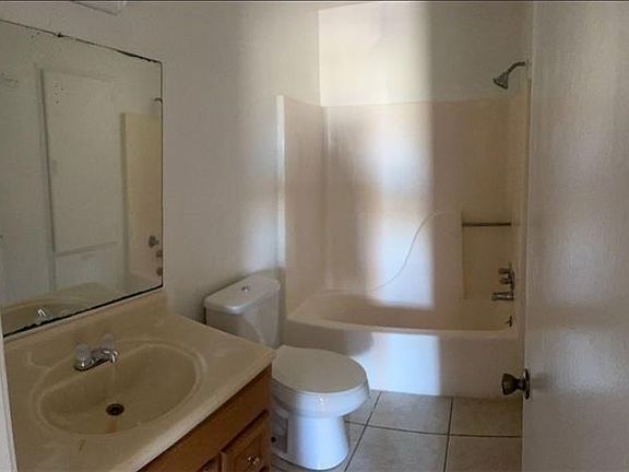 5th image of 10680 Lincoln Beach Blvd #B