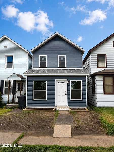 2nd image of 1337 2nd Avenue