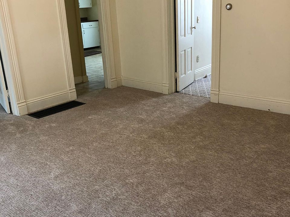 1st image of 1023 W 4th St #1