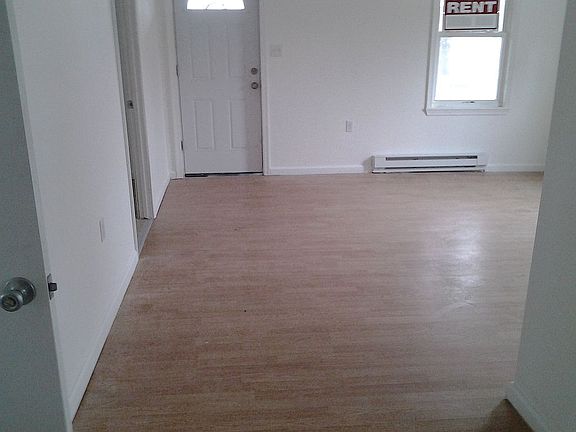 Basement Apt Living Rm 