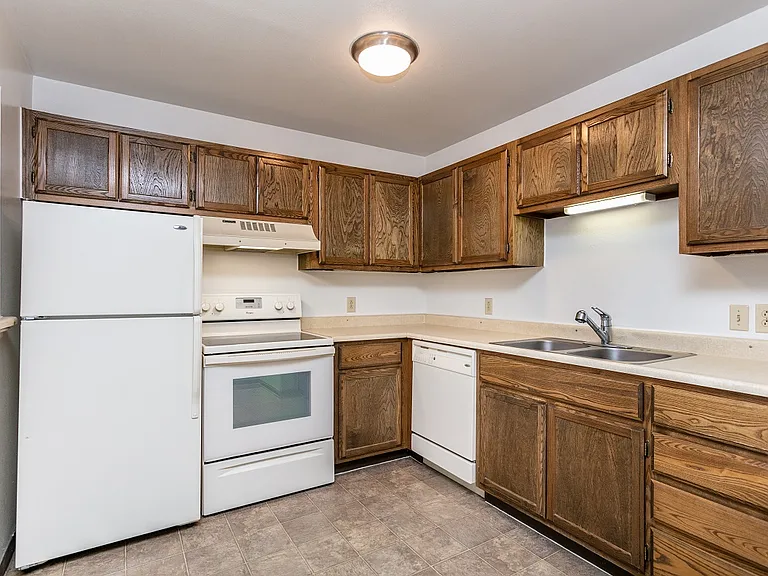 Foxhill Apartments — Photo 57
