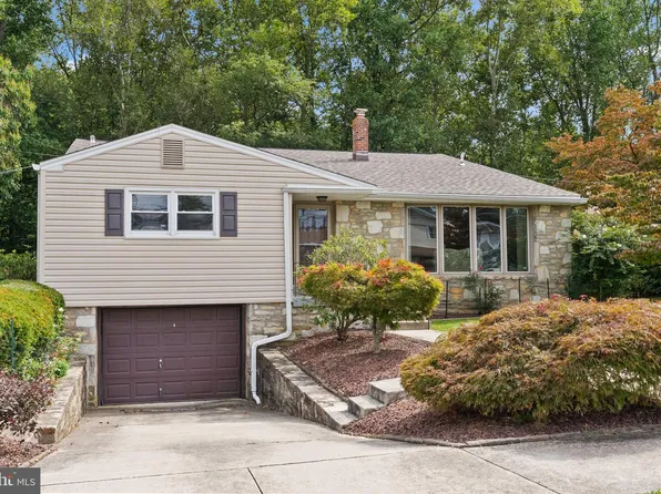 142 Greycourt Rd, Philadelphia, PA 19115