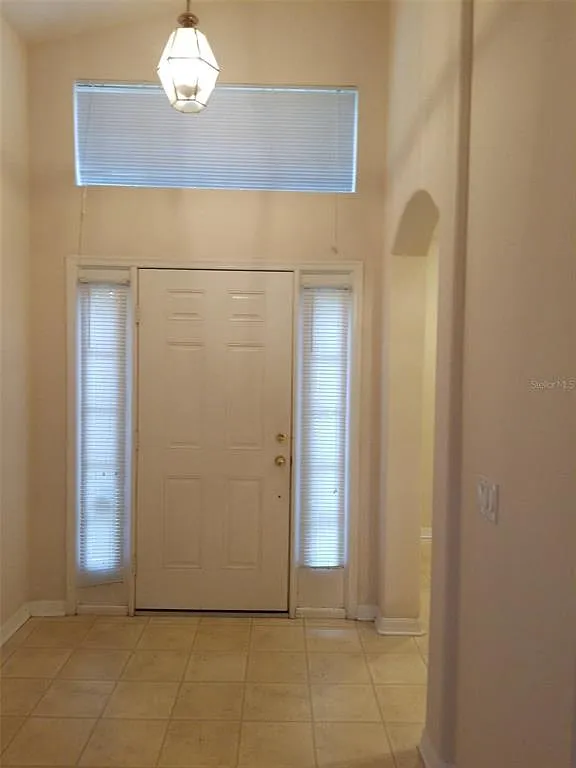 3 bed, 2.0 bath, 1438 sqft, $1,895 — Photo 3