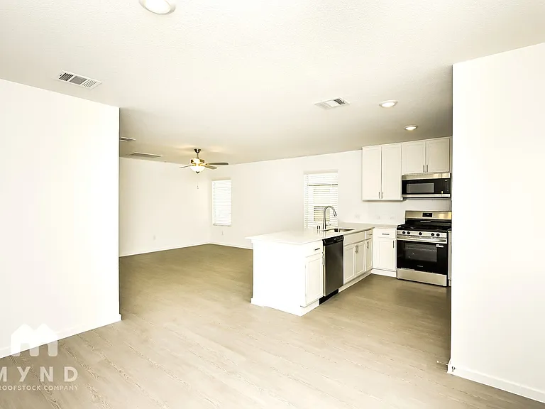2652 Mistwood Dr — Photo 11