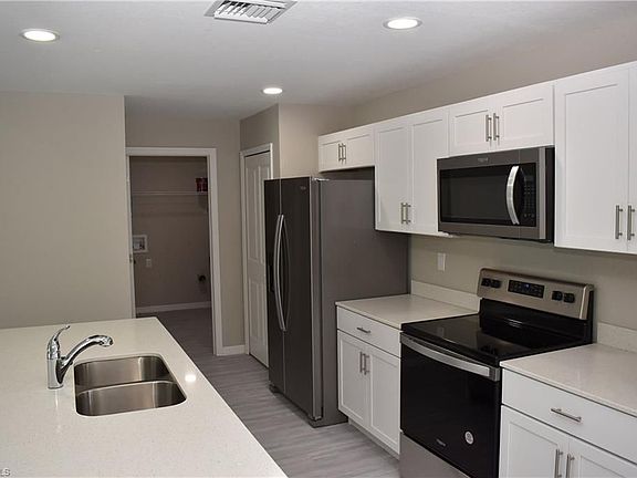 3rd image of 4351 Billingham Ln