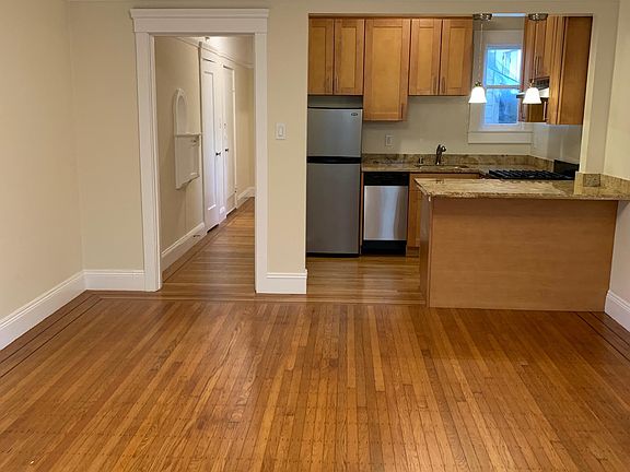 2nd image of 230 Oak St #24