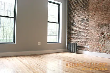 Rented by aptsandlofts.com