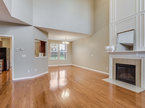 5th image of 49893 Courtyard Ln #69