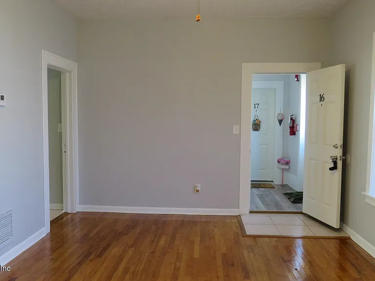 1935 San Marco Blvd #16 — Photo 8