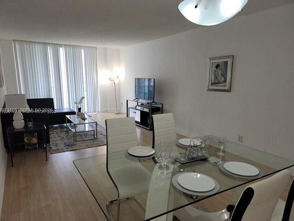 4th image of 19390 Collins Ave APT 1004