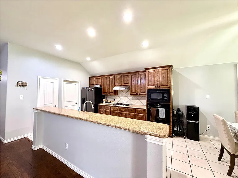 10312 Flat Creek Trl — Photo 9