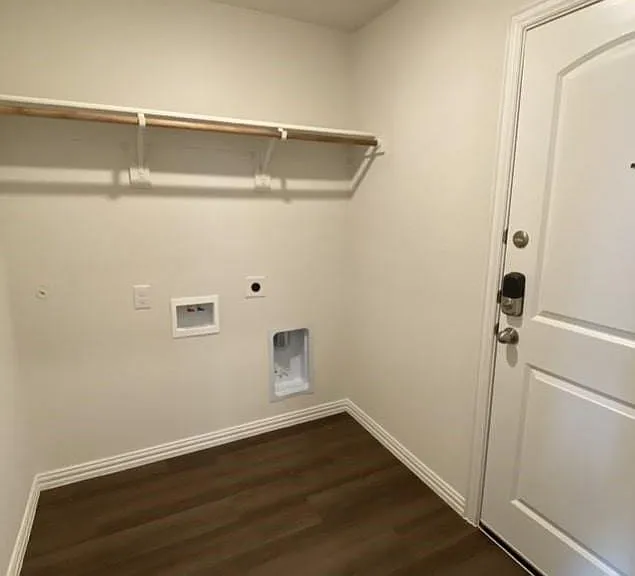 413 E Hull St — Photo 20