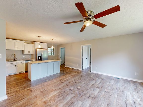 2nd image of 804 Moody Dr
