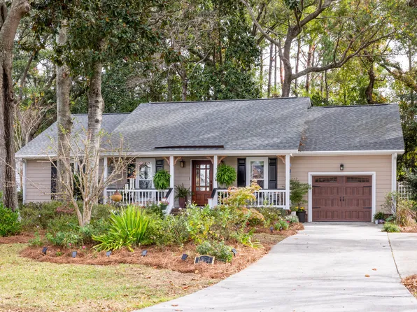 1054 Blue Marlin Dr, Charleston, SC 29412