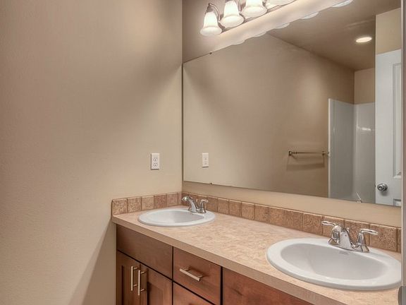 5th image of 20210 42nd Avenue Ct E