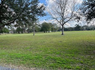 1034 Bayou Oaks Rd, Breaux Bridge, LA 70517