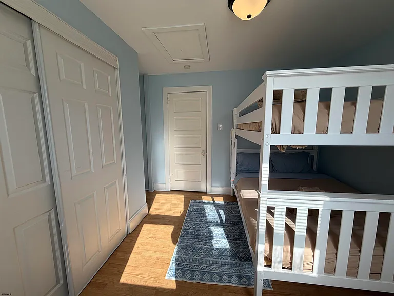 17 N Buffalo Ave — Photo 23