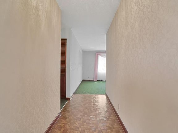 3rd image of 2075 Birchview Dr N