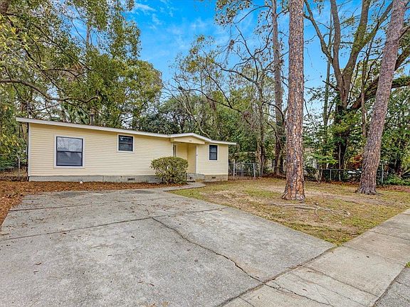 2nd image of 1666 Pepper Dr