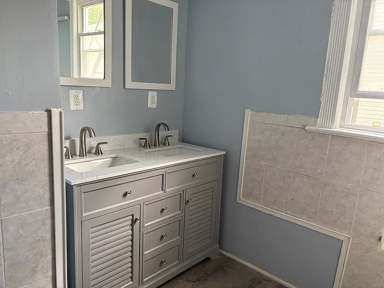 74 Chestnut St #2 — Photo 4