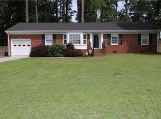 2864 Meadow Wood Dr E, Chesapeake, VA 23321