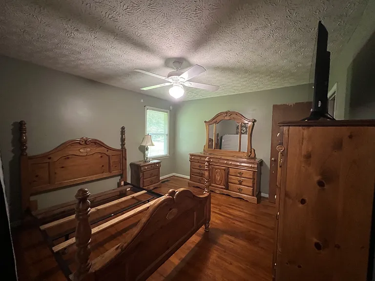 downstairs bedroom 1