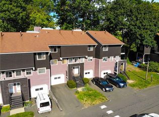 2 Stonegate Dr #H, Branford, CT 06405