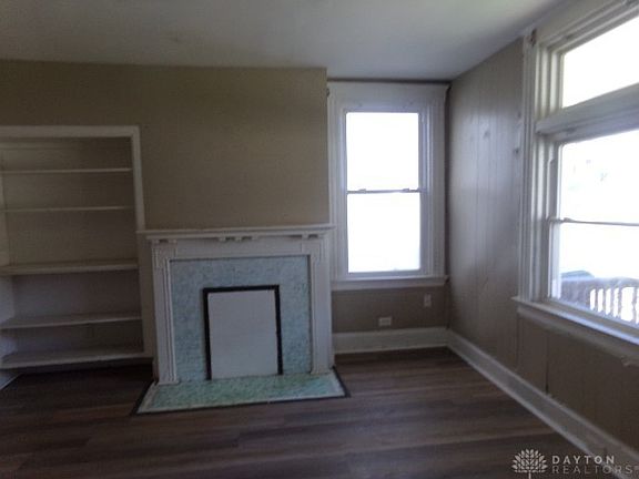 4th image of 1066 Rosemont Ave