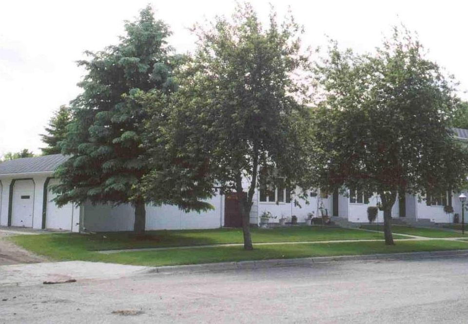2nd image of 410 E 8th St