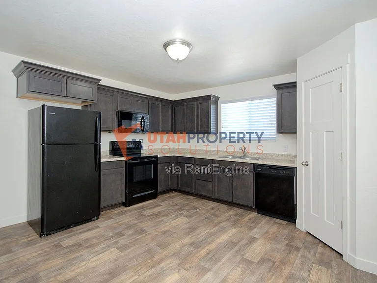 8172 N Broken Spoke Ln — Photo 4
