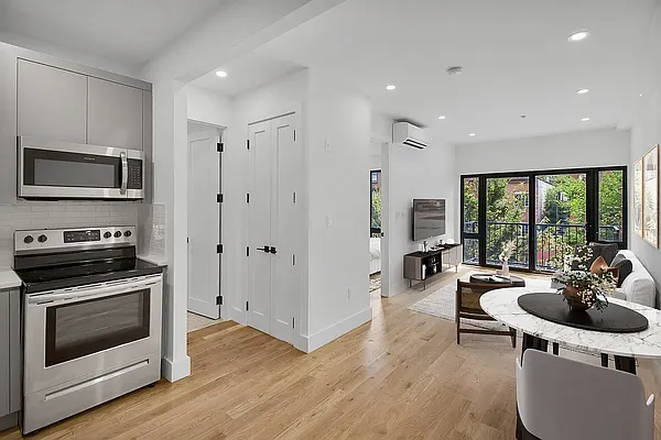 Rented by Freestone Property Group | media 13