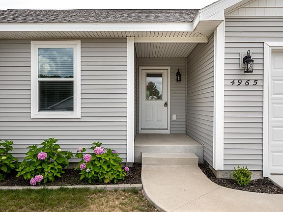 4th image of 4965 Meadowlark Ln