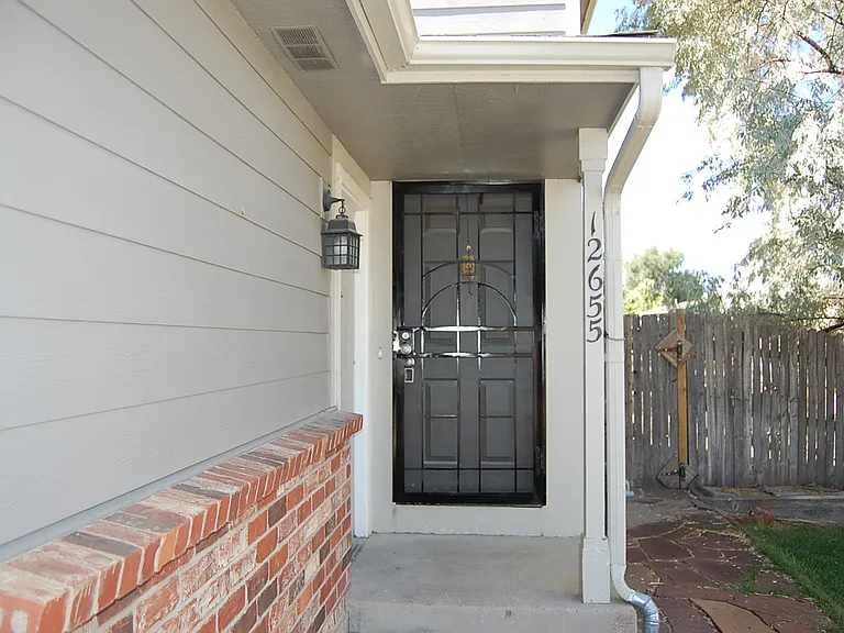 12655 Elm St — Photo 2