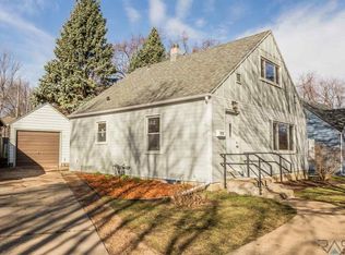 1721 S Wayland Ave, Sioux Falls, SD 57105