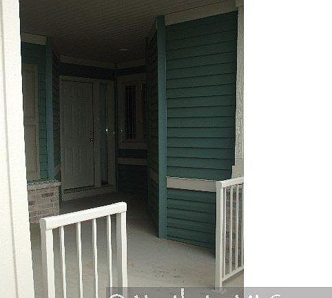 2nd image of 3321D 126th Avenue NE