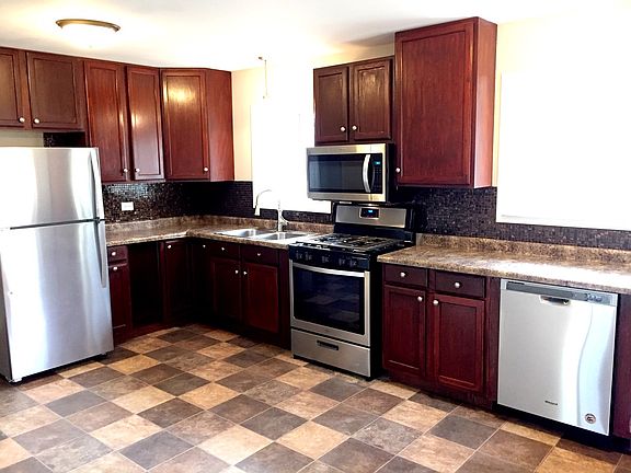 4th image of 117 E Morse Ave