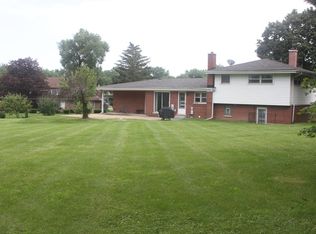 1250 Iroquois Ct, Bensenville, IL 60106