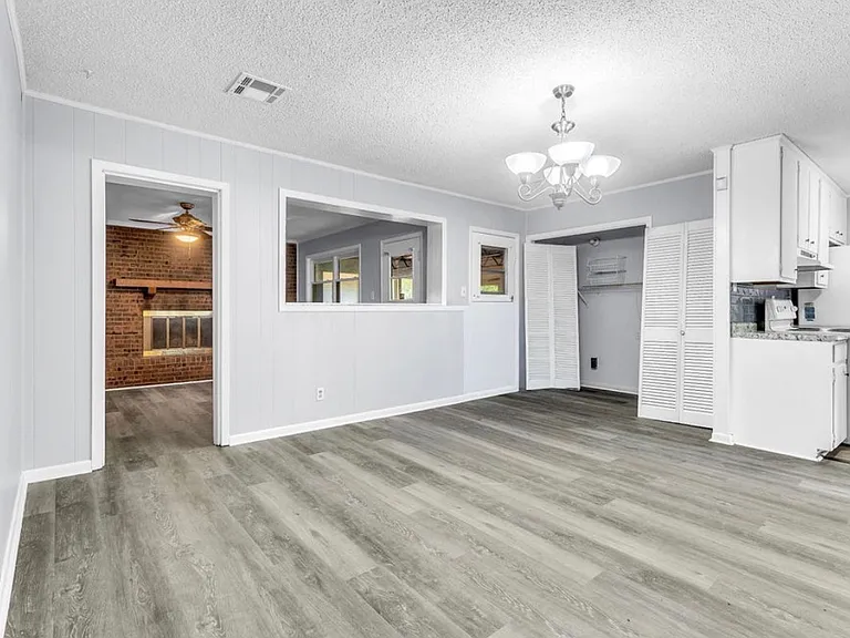 3692 Fairfield Dr — Photo 3