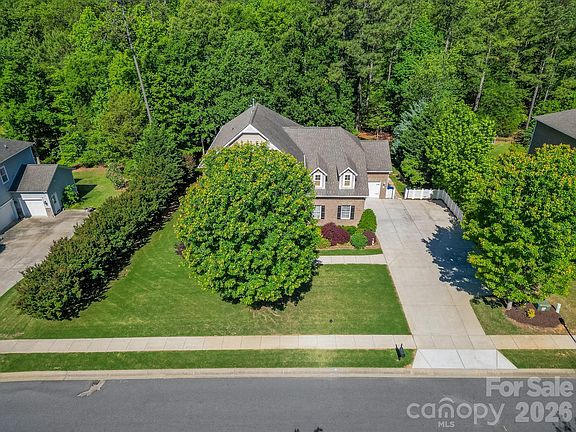 4th image of 2015 Madeira Cir