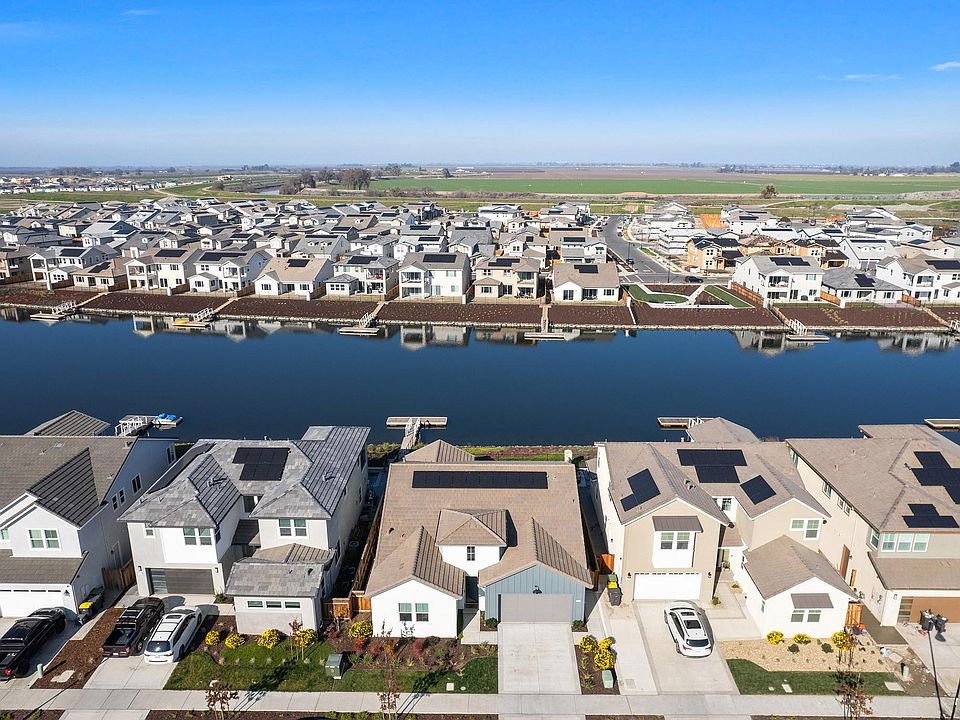1st image of 2193 Blue Heron Dr