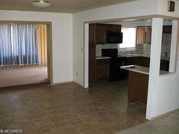 3rd image of 625 Sycamore Dr