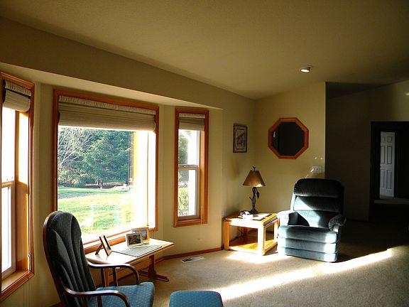 2nd image of 10328 Stardust Ln SE
