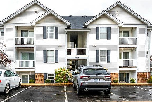 2nd image of 16551 Victoria Crossing Dr Unit C