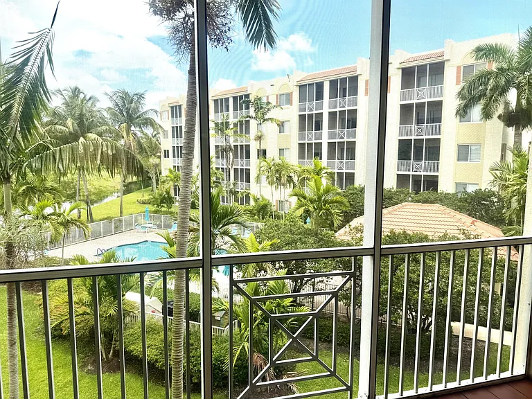 3600 Oaks Clubhouse Dr #309 — Photo 14