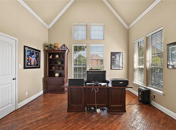 4th image of 914 Lorene Dr