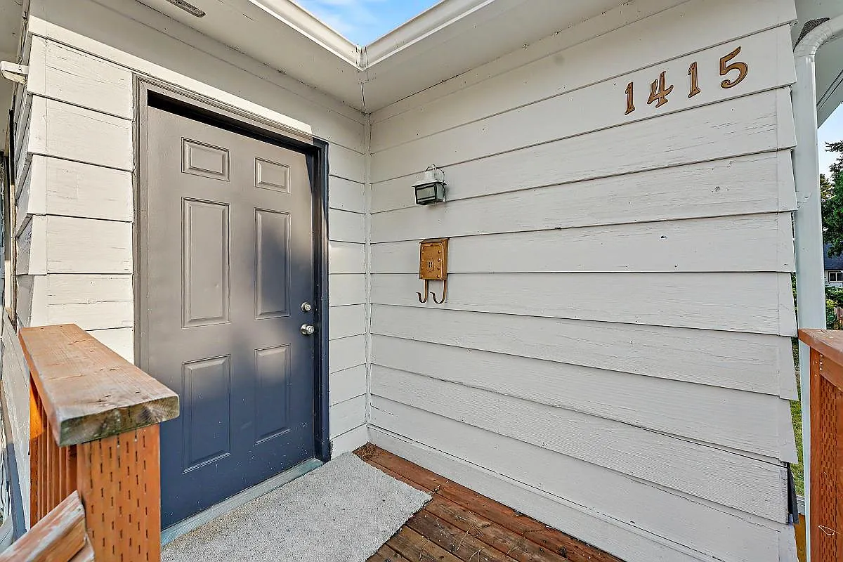 3 bed, 964 sqft, $2,450 — Photo 2