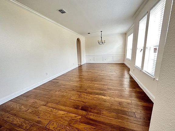 2nd image of 713 Baxter Dr